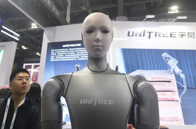 机器人因「手」再次延期；理想回应 MEGA 起火事件 极客早知道不朽情缘试玩版ChatGPT 上线「公司知识库」；Optimus(图2)